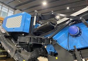 Cross Belt Magnetic Separator Installed On Mobile Crusher | GTEK